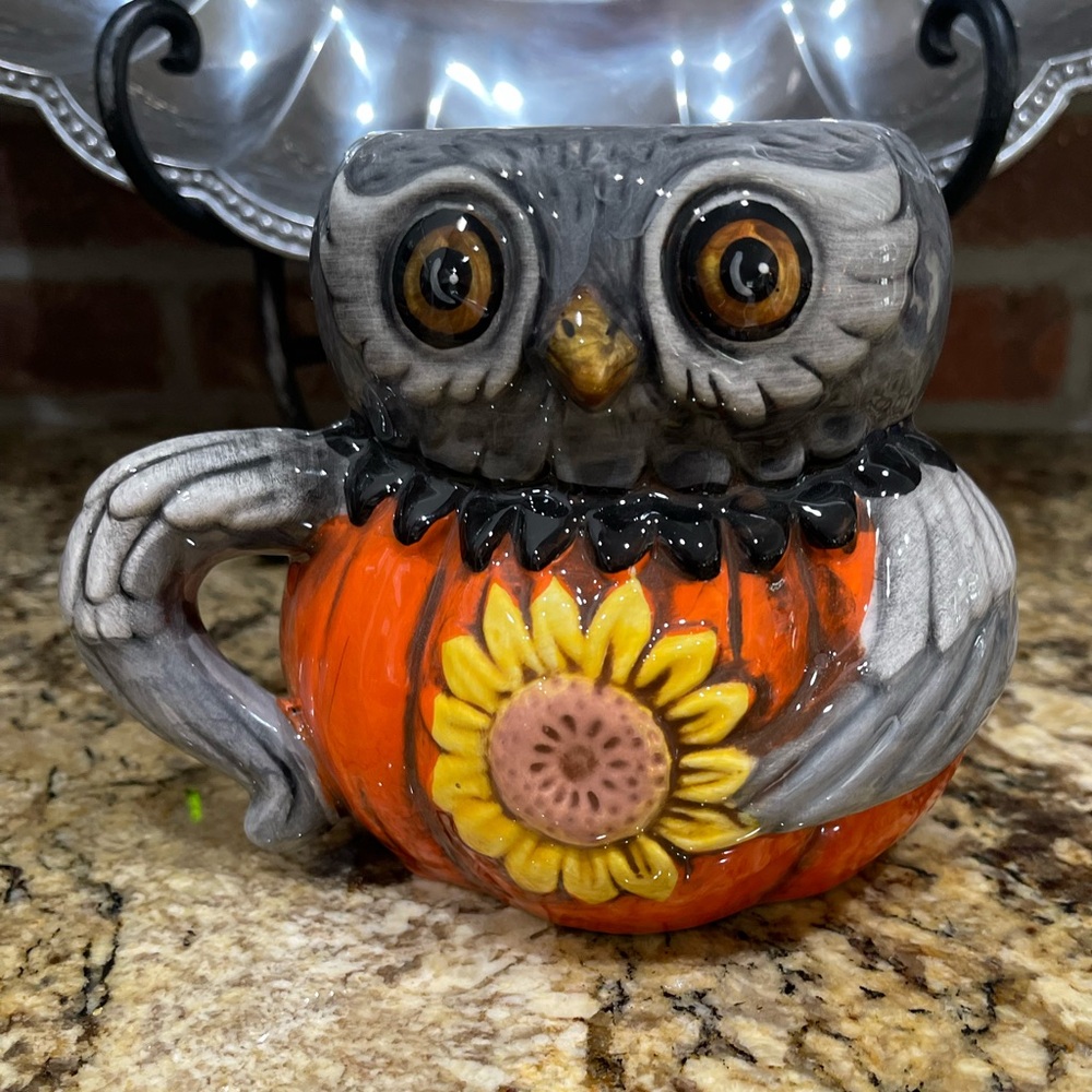 Johanna Parker oversize pumpkin OWL mug -Brand New! Colorful and collectible
